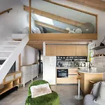 1 Bedroom Mezzanine Apartamento *