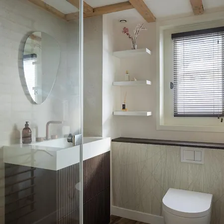 1 Bedroom Mezzanine Appartement