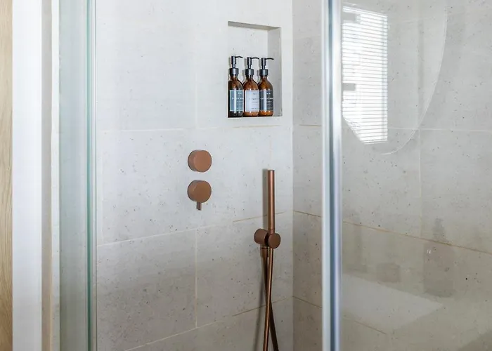 1 Bedroom Mezzanine Apartment *